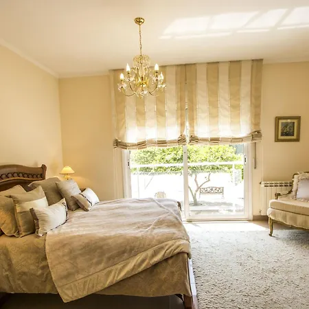 Villa Nature, Pool, Tennis, Aircon Only 15 Minutes To Barcelona! *