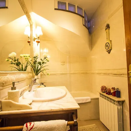 Villa Nature, Pool, Tennis, Aircon Only 15 Minutes To Barcelona!