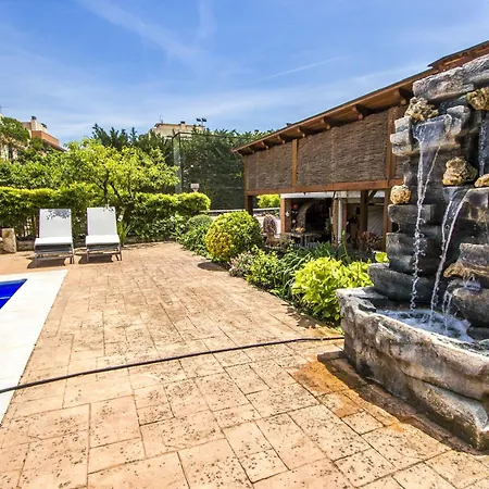 Villa Nature, Pool, Tennis, Aircon Only 15 Minutes To Barcelona! *